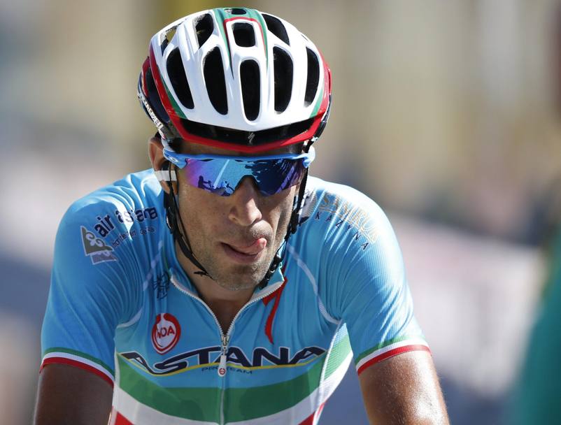 In difficolt Vincenzo Nibali: nell&#39;ultimo chilometro lo Squalo si stacca e accusa 10&#39;&#39; da Froome. Epa